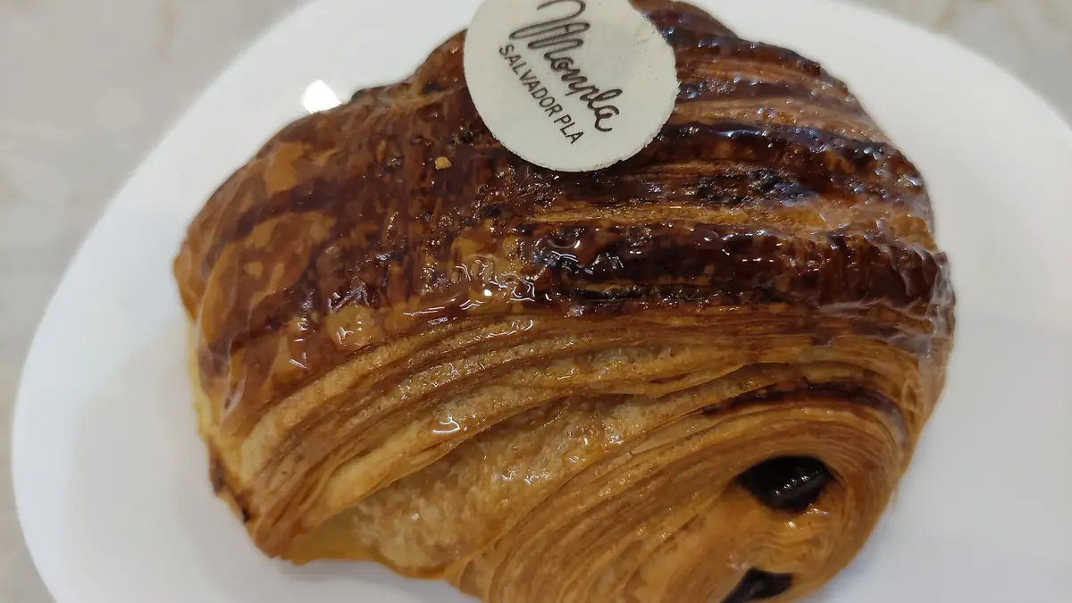 Piece of Cake – patisserie in Falkirk town centre